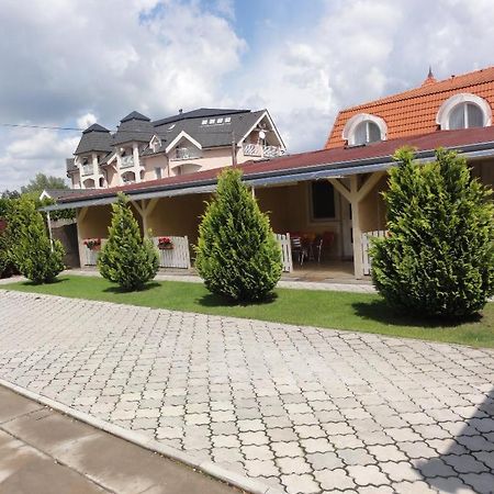 Apartmány Úsmev Veľký Meder Exterior foto