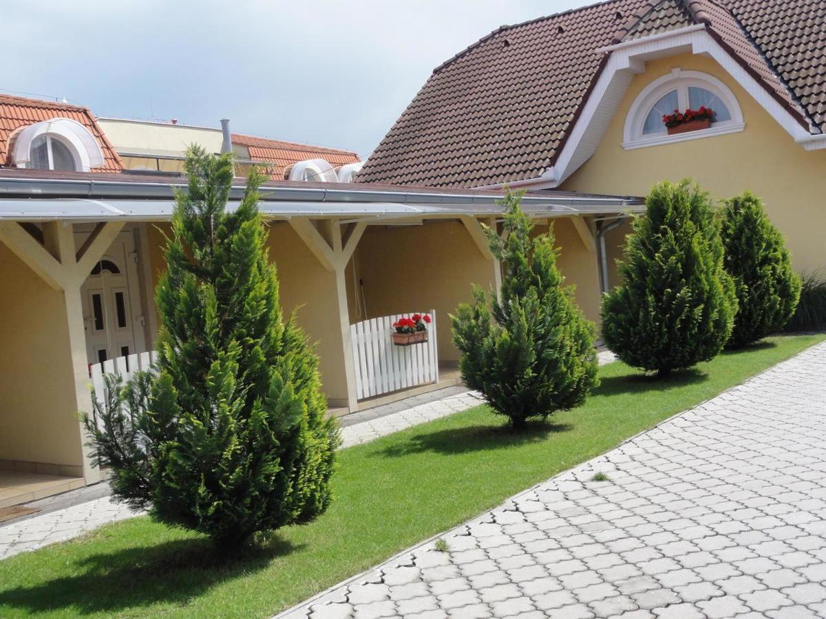 Apartmány Úsmev Veľký Meder Exterior foto
